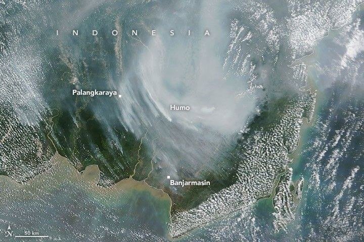 Humo de incendios en Indonesia durante un episodio de El Niño