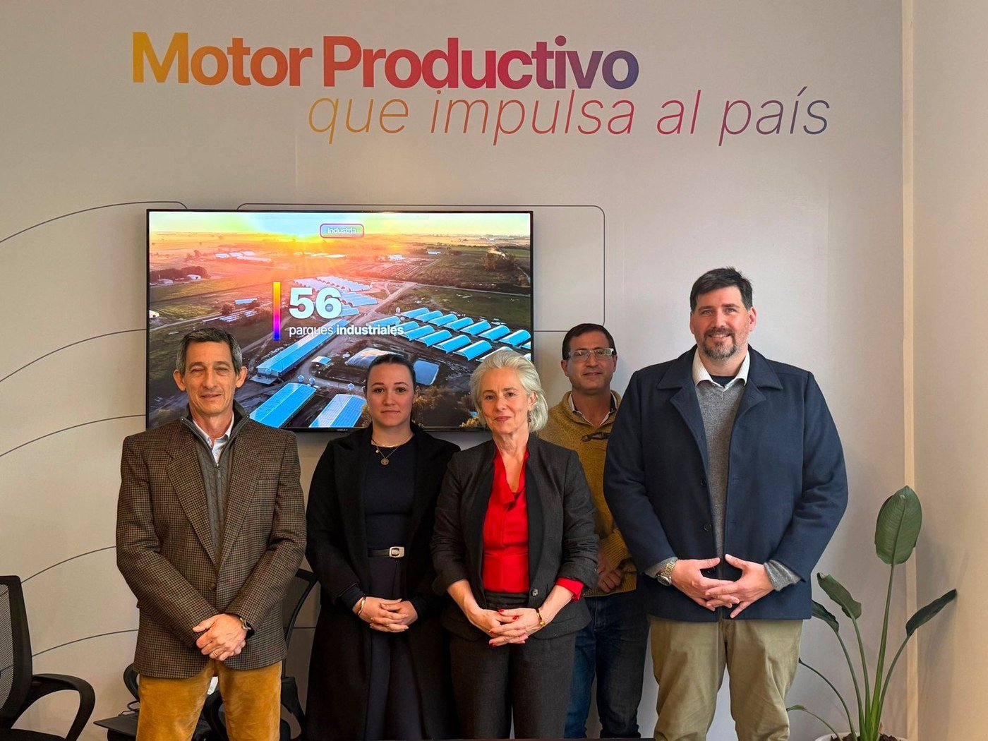 Autoridades provinciales junto a la Delegación de la UE