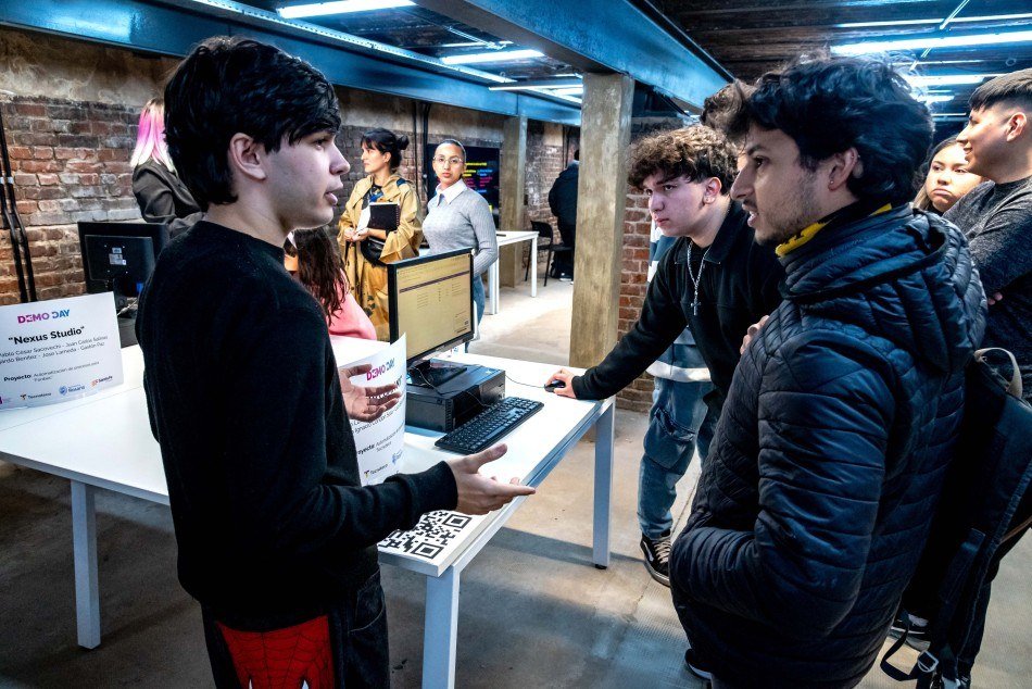 Presentación de un proyecto en el Demo Day