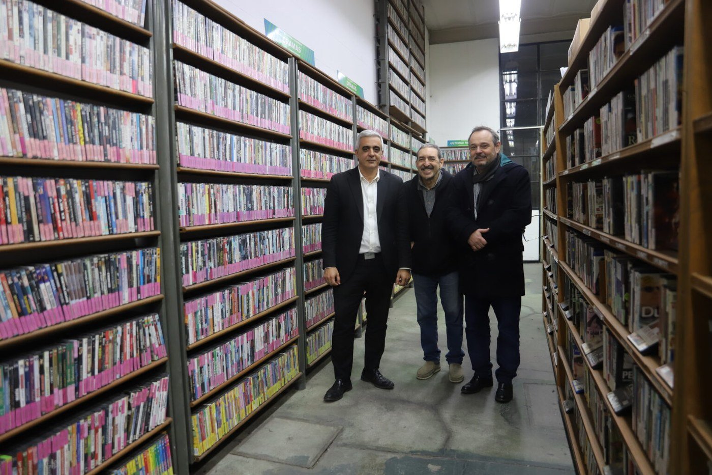 Parte del acervo de la Videoteca Rosario