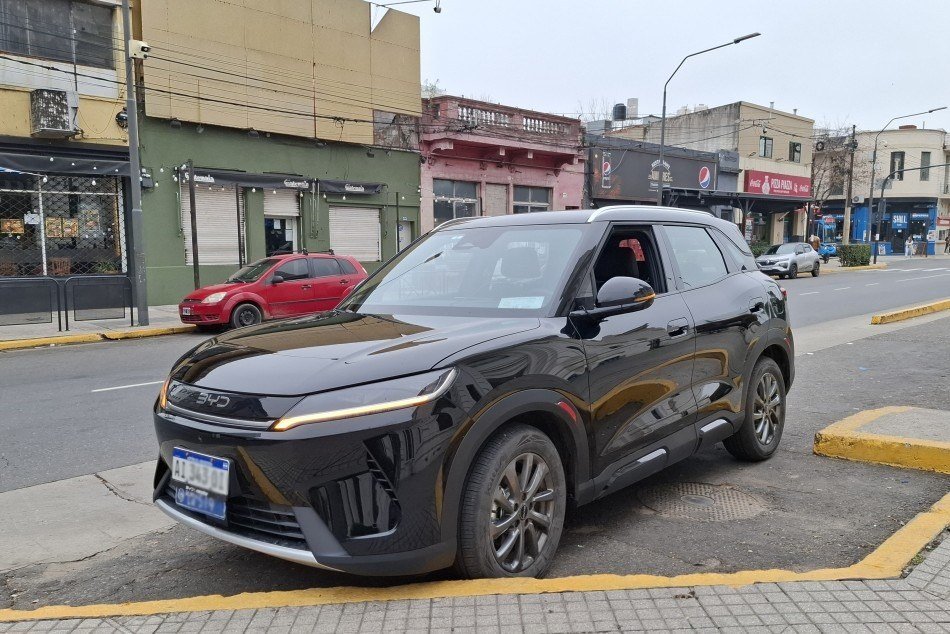 BYD ATTO 2, primer remís híbrido enchufable de Rosario