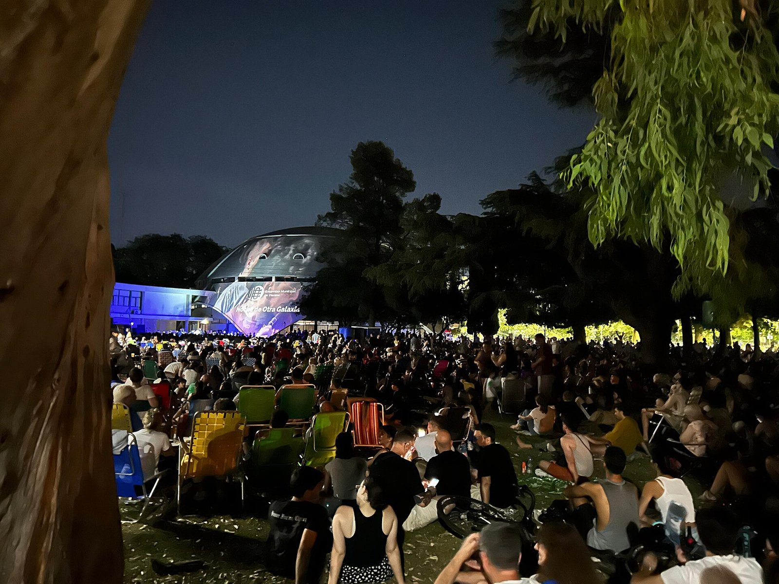 El planetario de Rosario durante una función nocturna con público